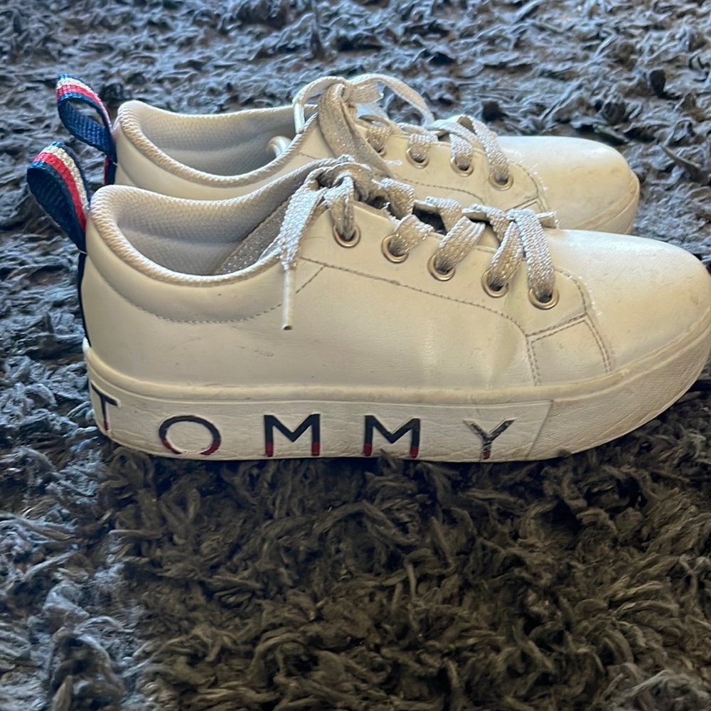 Tommy Hilfiger casual tennis platform sneaker